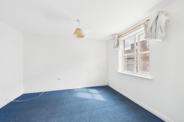 Flat 11, Noble Court,, Mill Street, Slough photo 3