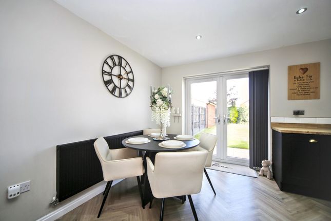 52 Latham Lane, Wigan photo 4