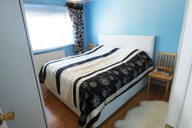 19, Tanglewood Close, Middlesex photo 5