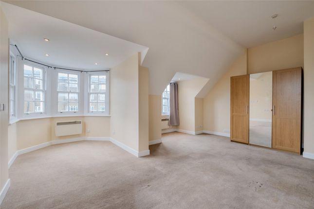 Flat 2, 76a, Streatham High Road, Lambeth photo 3
