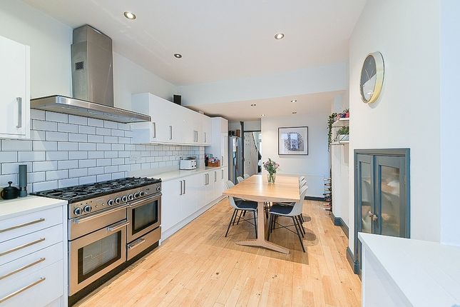 3, Phoenix Road, London photo 3
