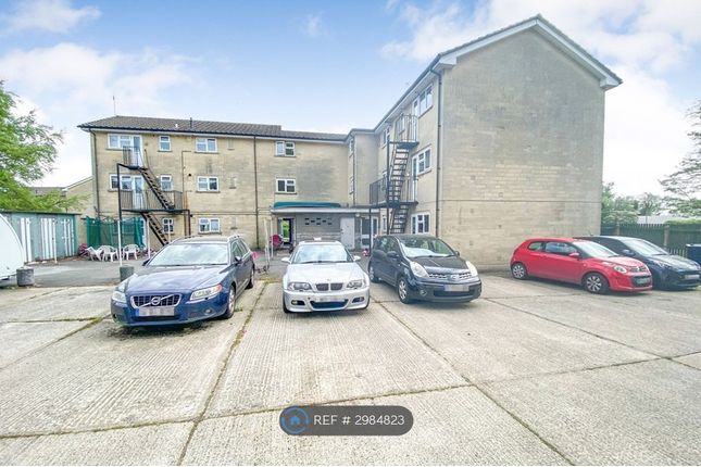 Winters Court, Kings Avenue, Corsham photo 4