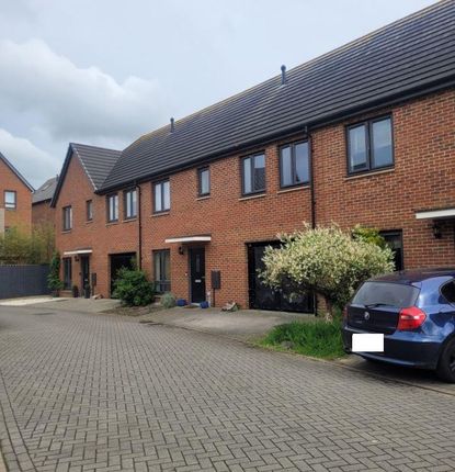 Terraced house to rent in Woking, Surrey