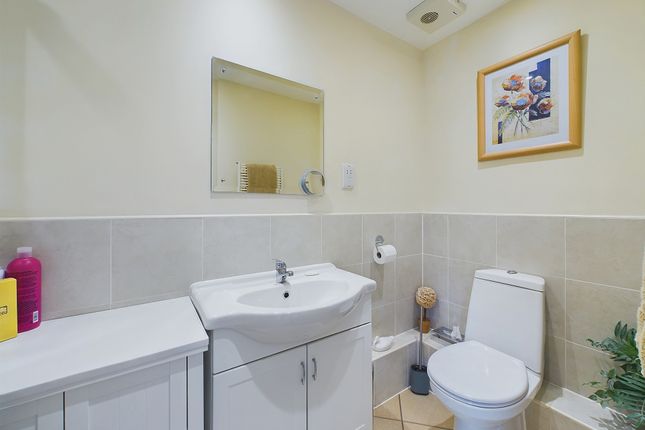 Town house for sale in Hewells Court, Black Horse Way, Horsham
