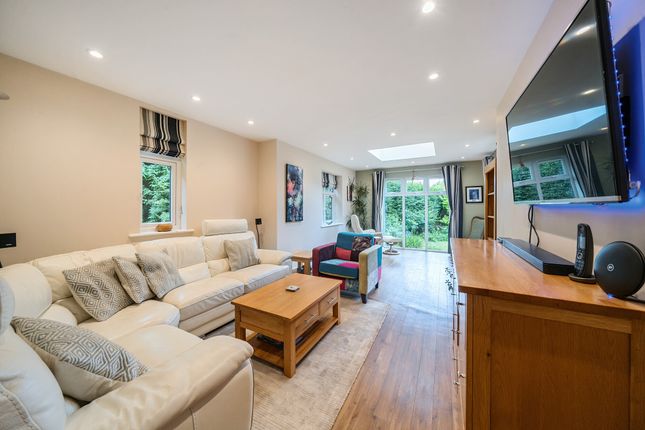 The Heights, 12, Heathyfields Road, Farnham photo 2