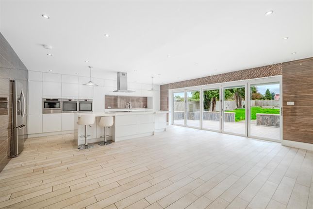 Strathyre, Martcombe Road, Easton-in-Gordano photo 2