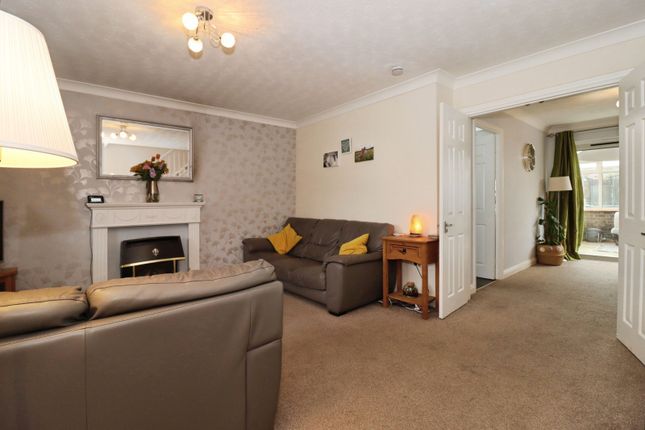 16, Parnall Crescent, Bristol photo 2