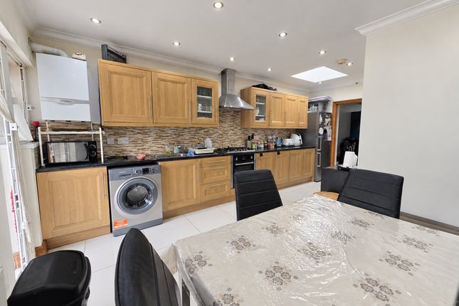 hollybush st photo 4