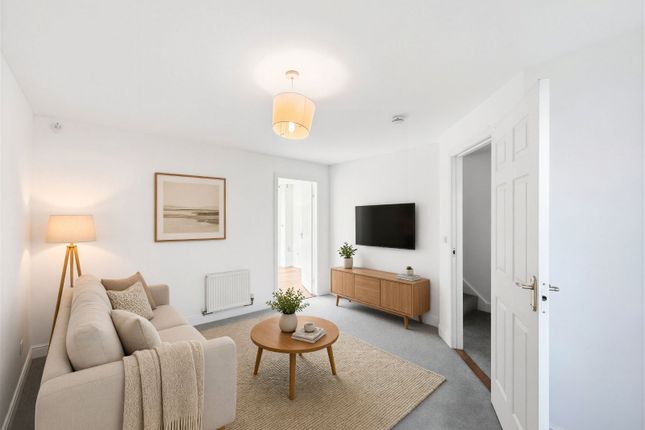 34 Broomhouse Crescent, Edinburgh photo 3