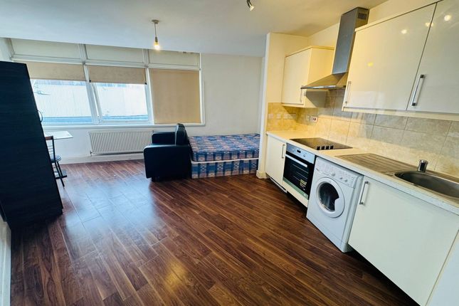 Flat 13, City House, 9 Cranbrook Road, Ilford, Ilford photo 3