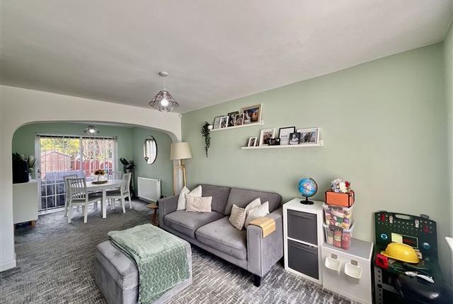 1, Wentworth Avenue Aston, Sheffield photo 3