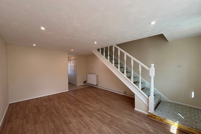 2, Buckingham Drive, Chichester photo 4