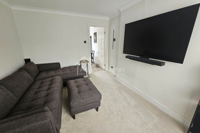15, Wheat Close, Dewsbury photo 3