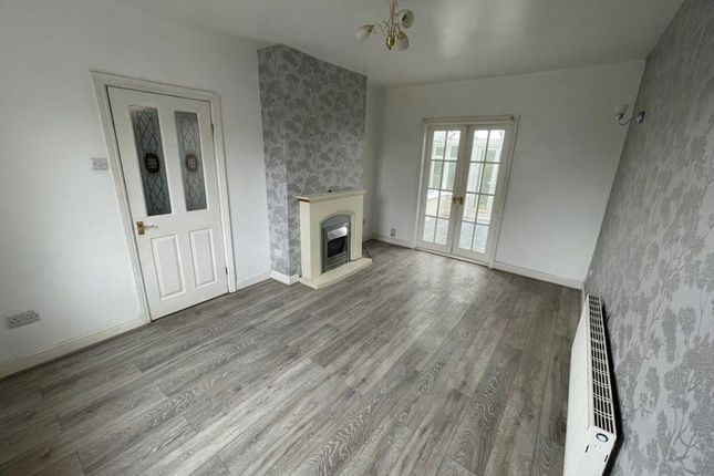 98, Doe Royd Crescent, Sheffield photo 3