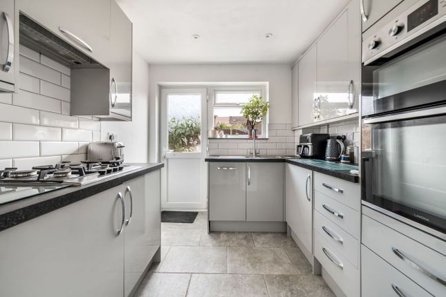 35, Swallowcroft, Stonehouse photo 4