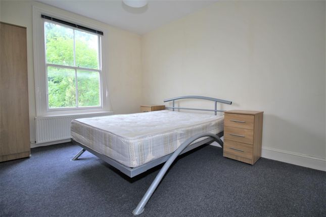 Flat to rent in Exeter Road, Mapesbury, London