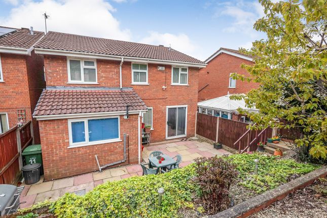11, North View Drive, Brierley Hill photo 2