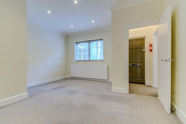 F1, 5a, Lansdown Terrace Lane, Cheltenham photo 3