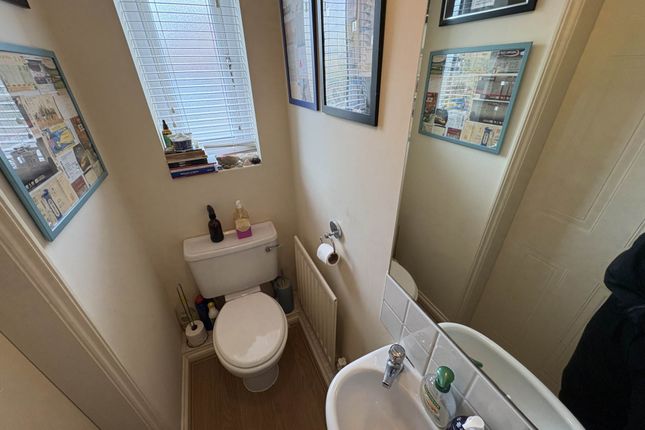 89, Cairnwell Road, Oldham photo 5