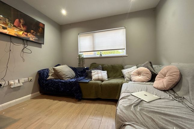 62, Mackintosh Place, Cardiff photo 3