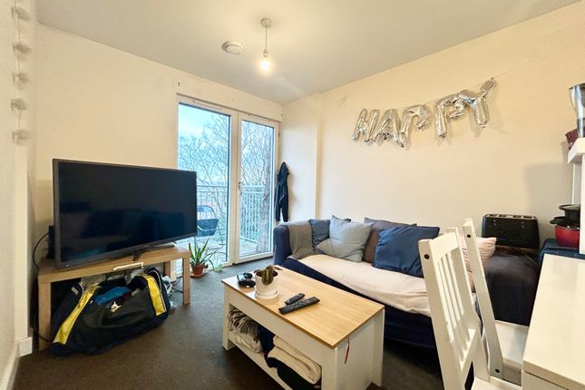 24, BRISTOL photo 3