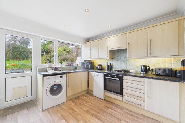 11, Valley Close, Newhaven photo 4