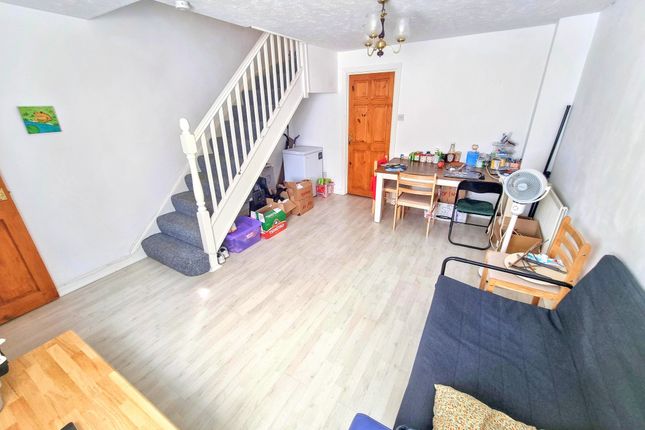 Widgeon Close, Widgeon Close, Custom House photo 2