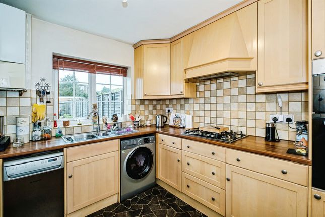 5, Hurston Close, Worthing photo 5