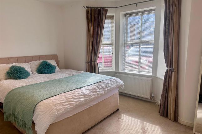 2-bed flat on Regency Court, Jesmond Road, Newcastle Upon Tyne, £1,187/mo