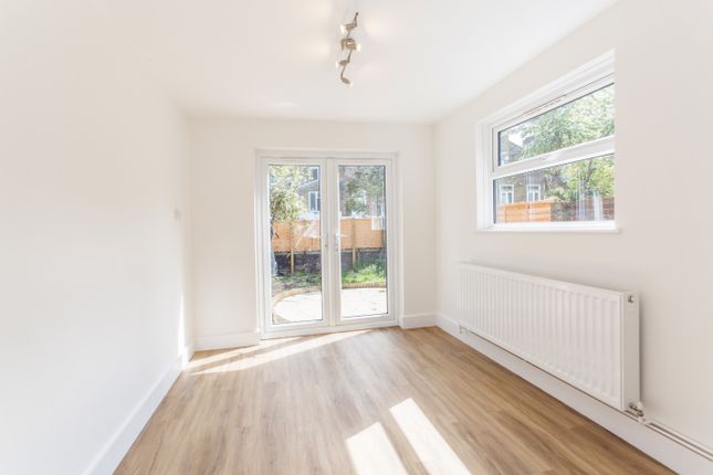 Terraced house to rent in Ellesmere Road, London