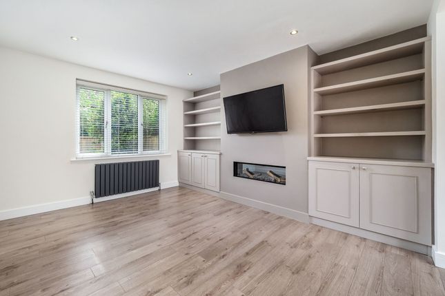 2 Crescent Road, Alderley Edge photo 4