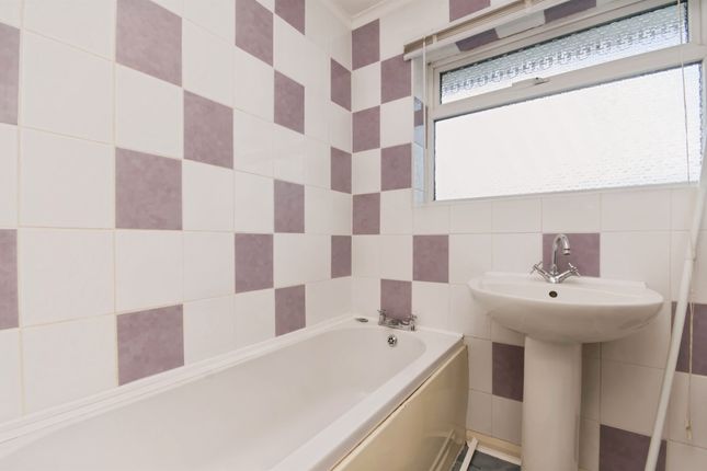 3-bed terraced on Carroll Walk, Eastbourne, £250,000