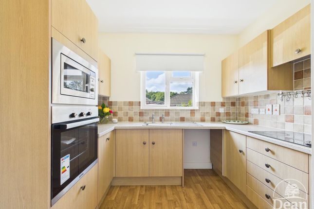 68, Kings Meade, Coleford photo 3