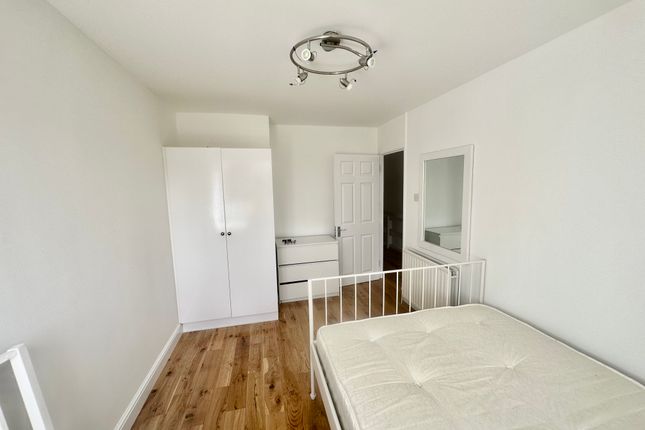 Duplex to rent in Willington Road, London