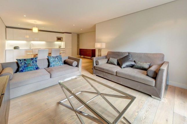 Flat to rent in Merchant Square, East Harbet Road, London