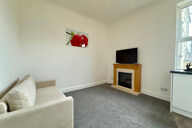 Flat 10 The Poplars, 76-77, Avondale Road, Great Yarmouth photo 4