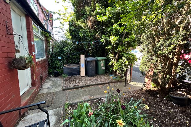 9, Arley Place, Leeds photo 2