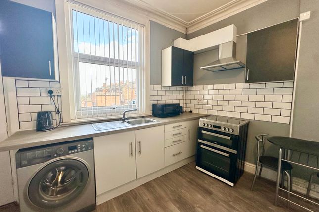Flat 1, 17, Temple Crescent, LEEDS photo 4