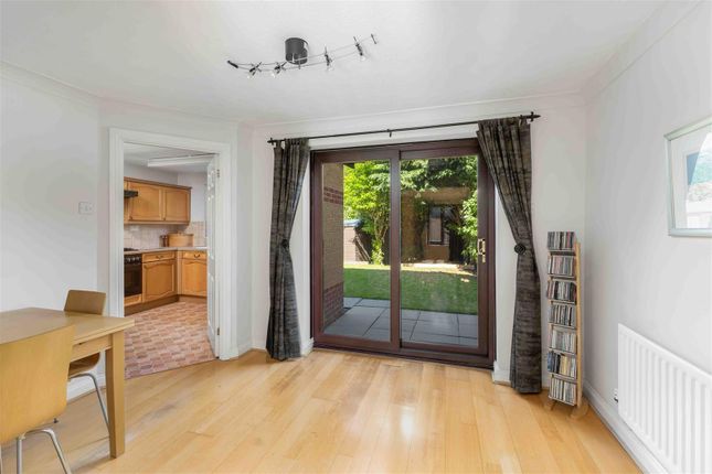 33, Longworth Close, Banbury photo 3