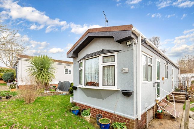 2-bed caravan on 94, Temple Grove Park, West Hanningfield, £80,000