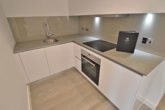 49 Brickfield Court, 5 Bath Road, Slough photo 4