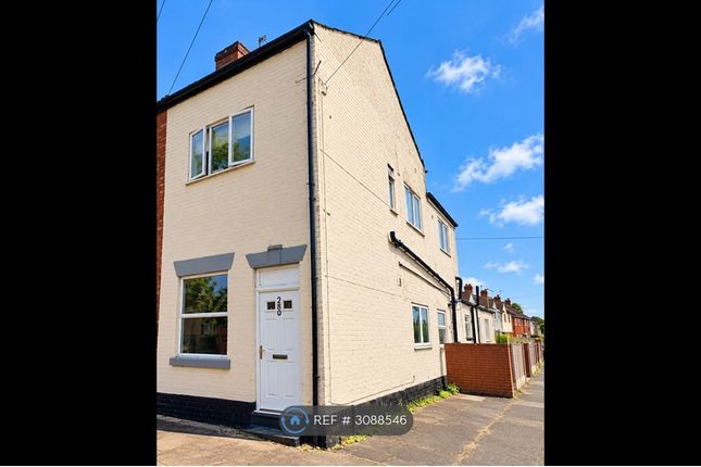3-bed terraced on Burton-On-Trent, £850/mo