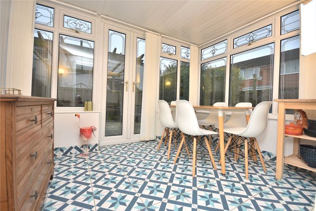 49, Naburn Place, West Yorkshire photo 4
