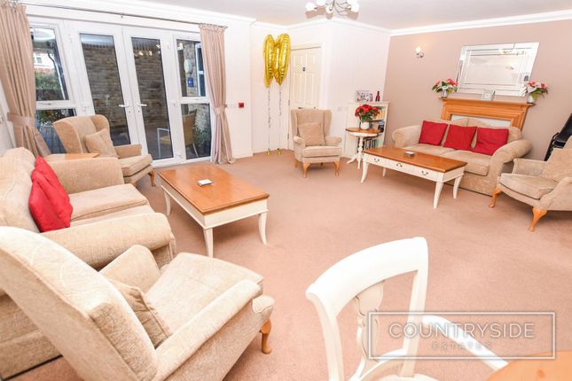 Flat 12 The Fairways, 192, High Road, Benfleet photo 5