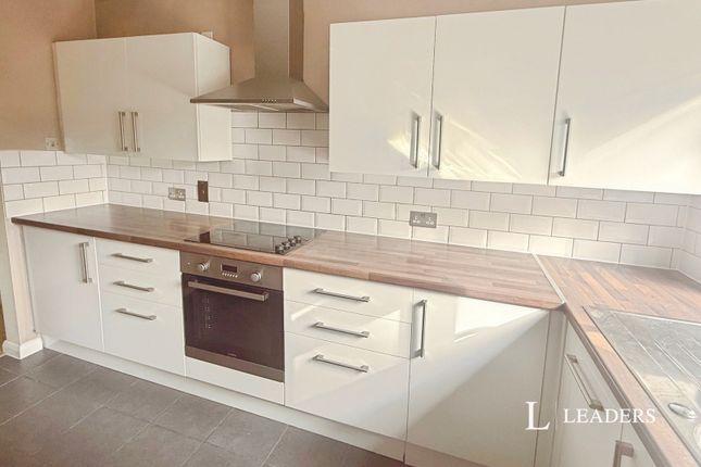 4 Woodside, Ashley Road, Surrey photo 2