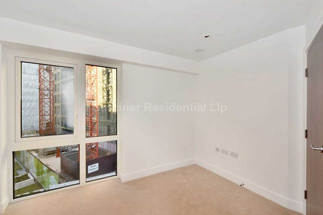 Flat to rent in Fitzroy House, Dickens Yard, Ealing