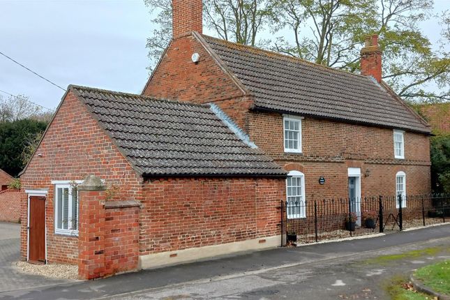 Thumbnail Detached house for sale in Newark Road, Bassingham, Lincoln