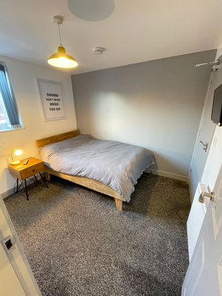 Thumbnail Room to rent in St Margaret Road, Coventry
