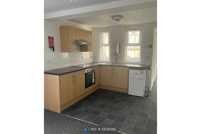 Flat B, Lorne Park Road, Bournemouth photo 3