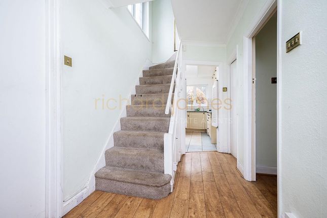 24, Glenwood Road, London photo 3